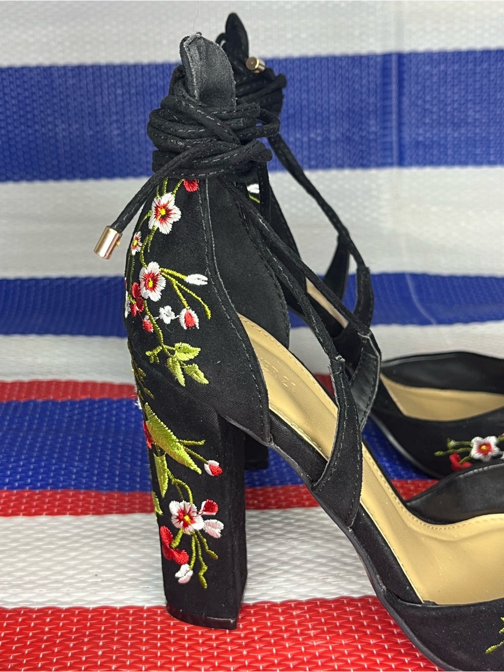 Women's Black Embroidered Floral Heeled Booties Size 7 - 38 - Picture 4 of 10